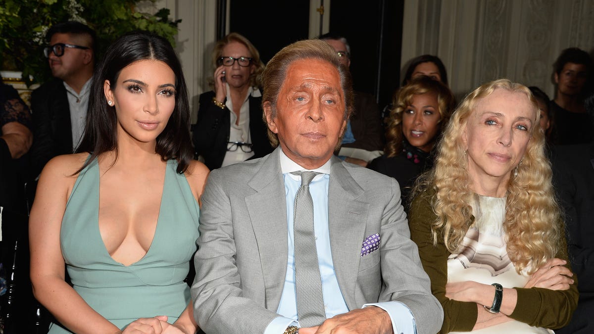 Kim Kardashian honors 'magical' fashion designer Valentino Garavani