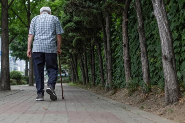 Older adults fear poverty after retirement due to children's education, wedding costs - The Korea Times