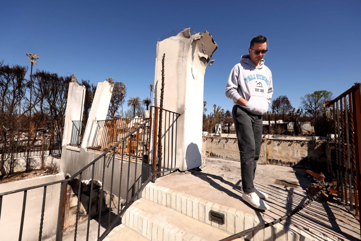Lakers' JJ Redick reflects on 'resilience' and loss a year after Los Angeles wildfires