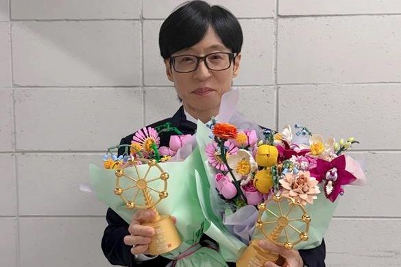 Lego bouquets at Korea's biggest TV awards spark backlash from flower farmers - The Korea Times
