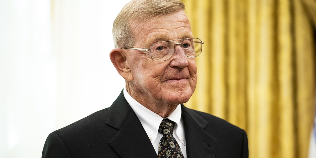 Legendary college football coach Lou Holtz enters hospice care: report