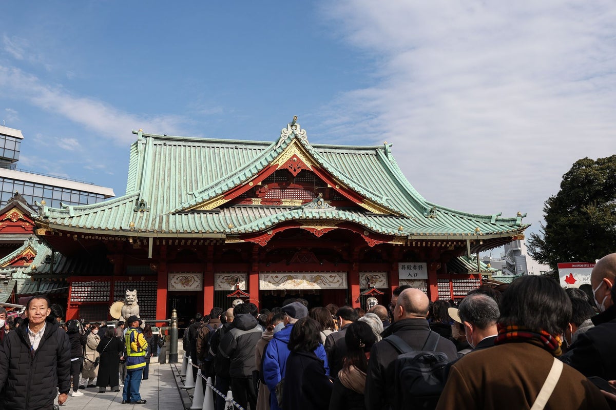 Strong shaking and aftershocks as magnitude-6.2 earthquake hits western Japan