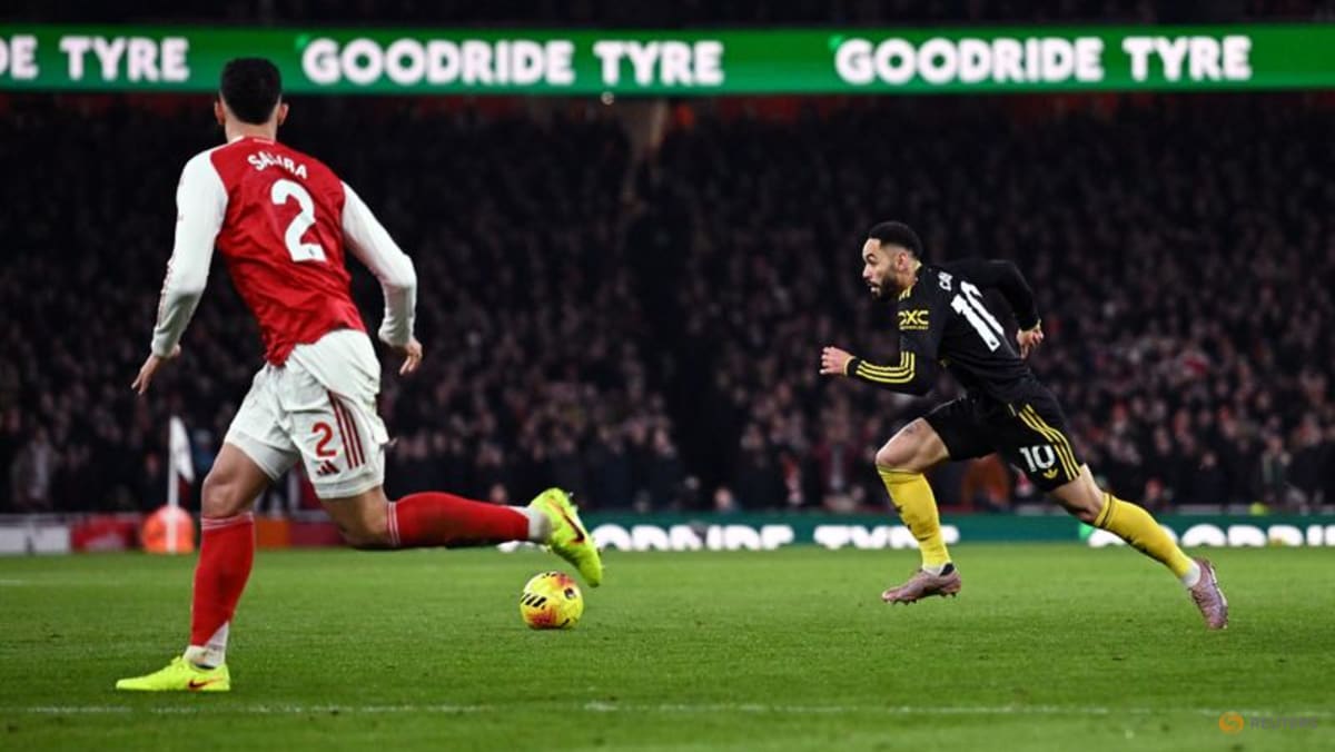 Man Utd stun leaders Arsenal to open up title race