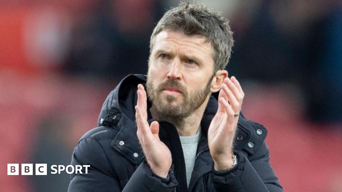 Manchester United: Michael Carrick 'right choice at this moment' - Wayne Rooney