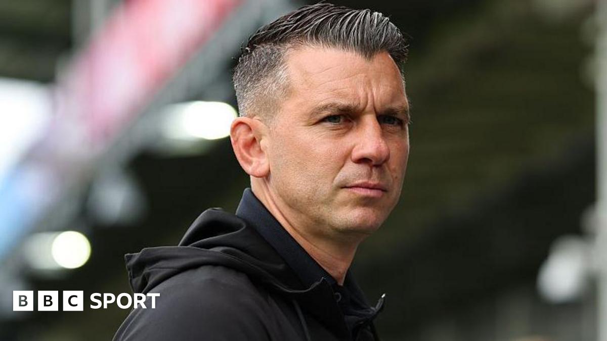 Matt Bloomfield: Oxford United talks for ex-Luton Town boss