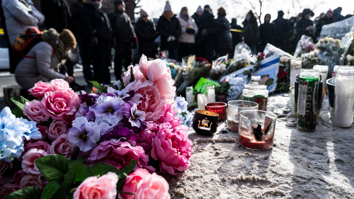 Anger grows in Minneapolis a day after federal agents kill nurse