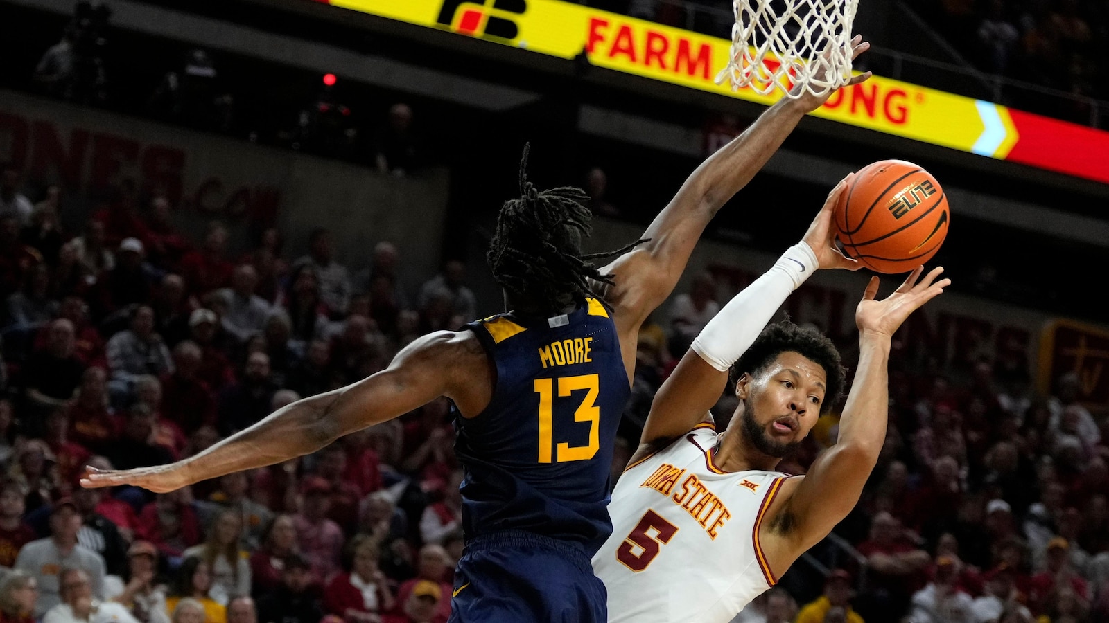 Momcilovic's 8 3-pointers, Jefferson's triple-double lead No. 3 Iowa State past Mountaineers 80-59