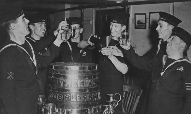 Navy restricts booze to make ships 'dry' for two days a week