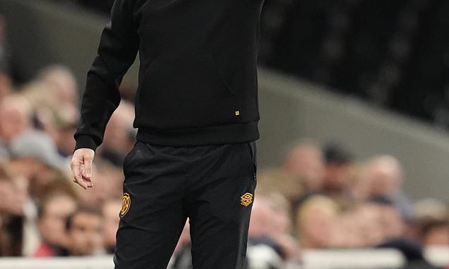 Neil Harris highlights Ben Knight as Cambridge claim 'fully...