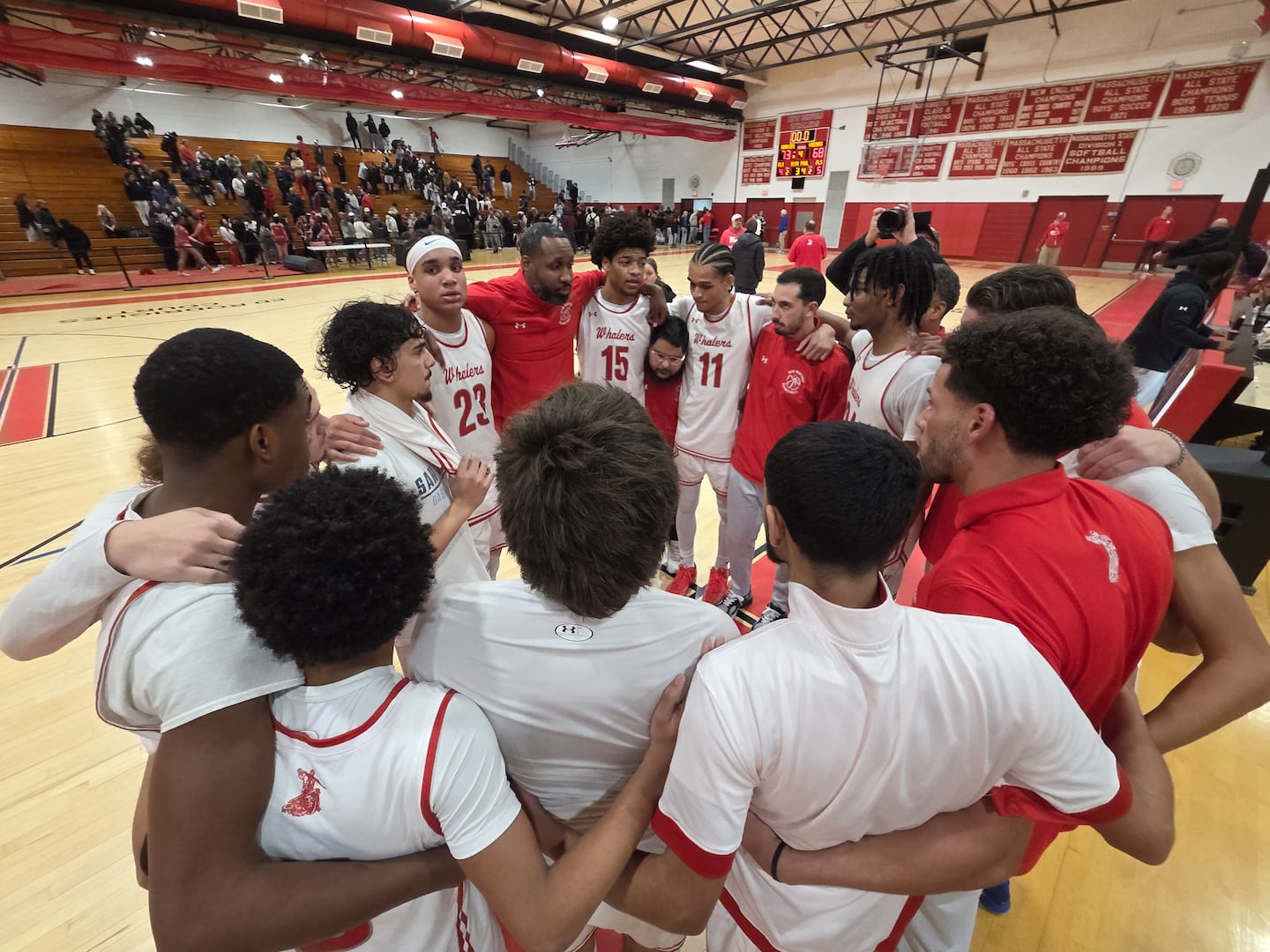 No. 8 New Bedford boys' basketball slams the door late on No. 11 Wareham in back-and-forth battle