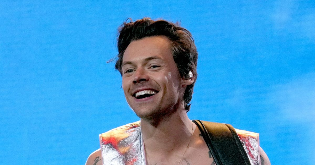 NHS praised for 'iconic' Harry Styles smear test campaign sparking huge fan reaction - The Mirror