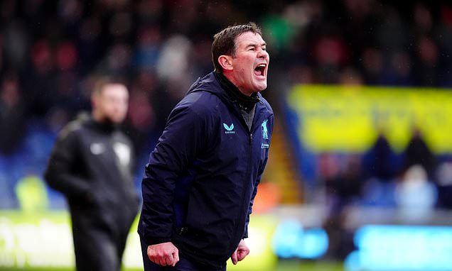 Nigel Clough criticises drop ball decision before late Stevenage...