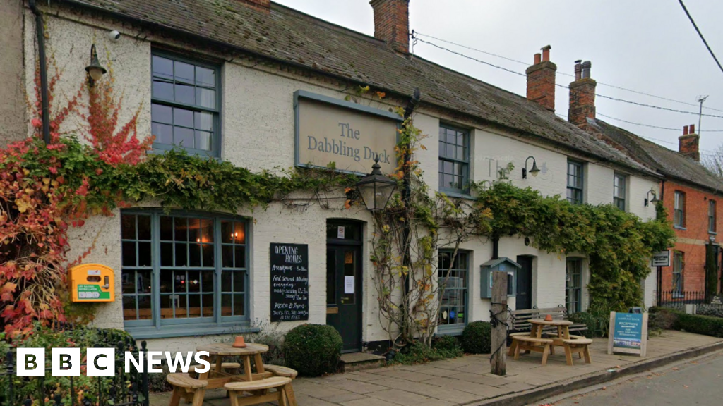 Row over fire risk of Norfolk pub overflow car park reignites
