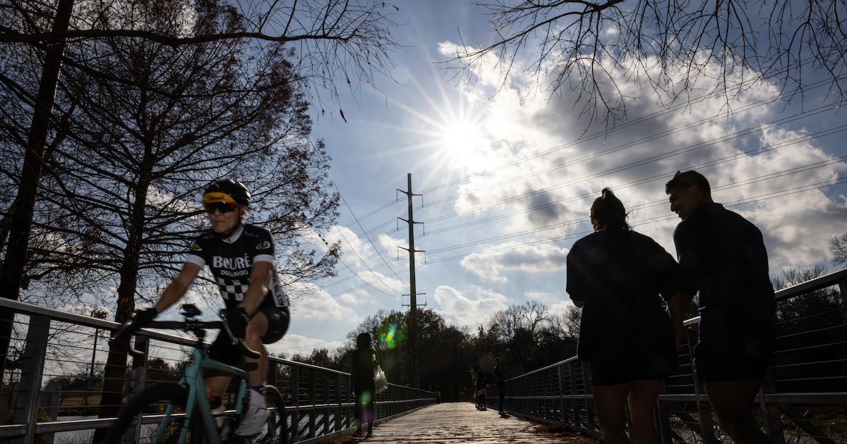 North Texas can't seem to stop flirting with record warmth.  What's behind it?