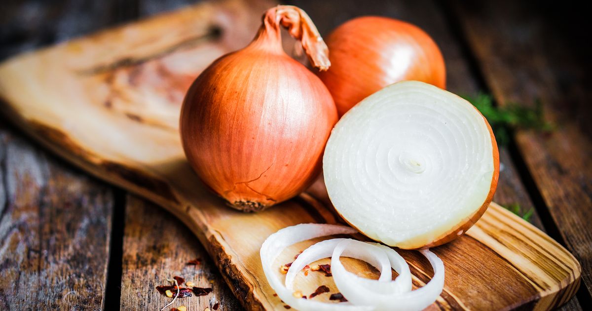 Using little-known ingredient stops you from crying when chopping onions - The Mirror
