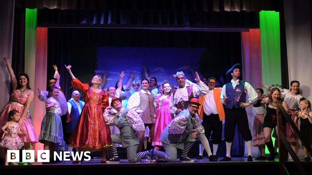 Otterbourne pantomime's 'relaxed' performance 'accessible to all'