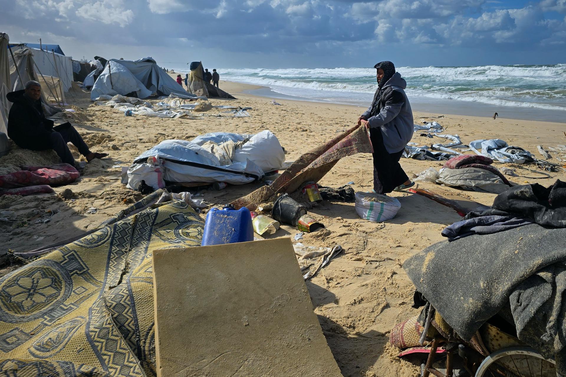 Young Palestinian boy drowns in muddy water flooding his Gaza tent camp, UN says - The Korea Times