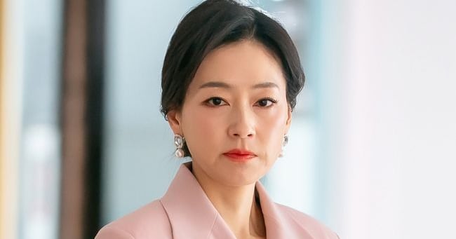 Park Jin-hee Stars as Twins in KBS's 'Red Pearl'