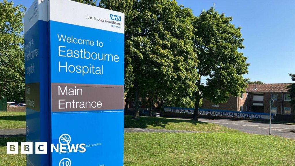 Patient 'only receiving paracetamol' for fractures before death