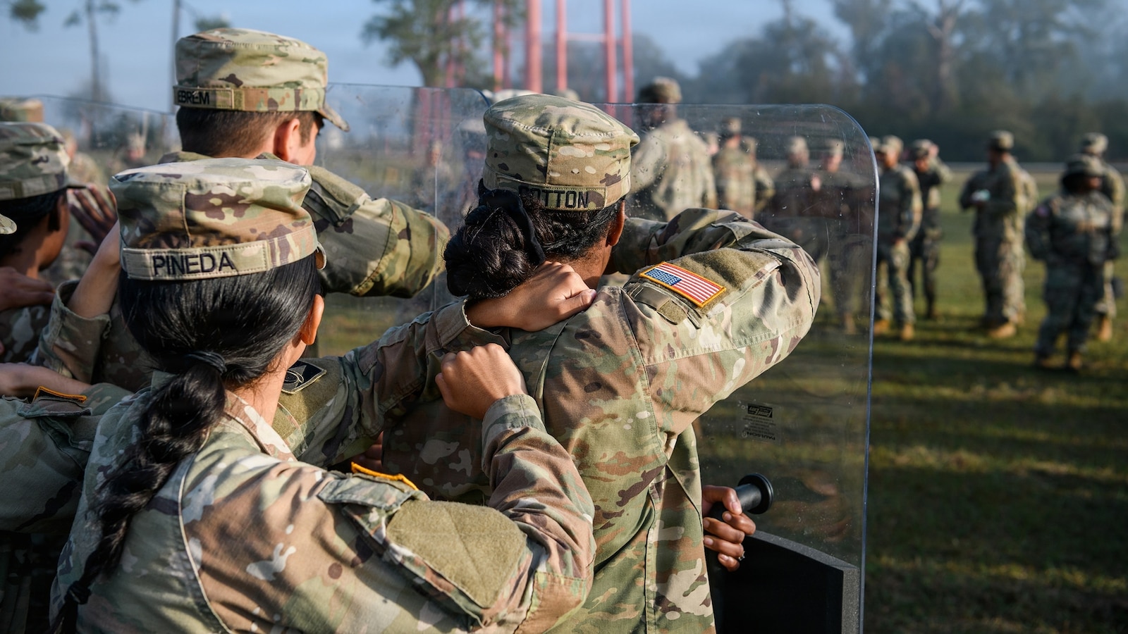 Pentagon reviewing effectiveness of women in combat roles more than a decade after integration