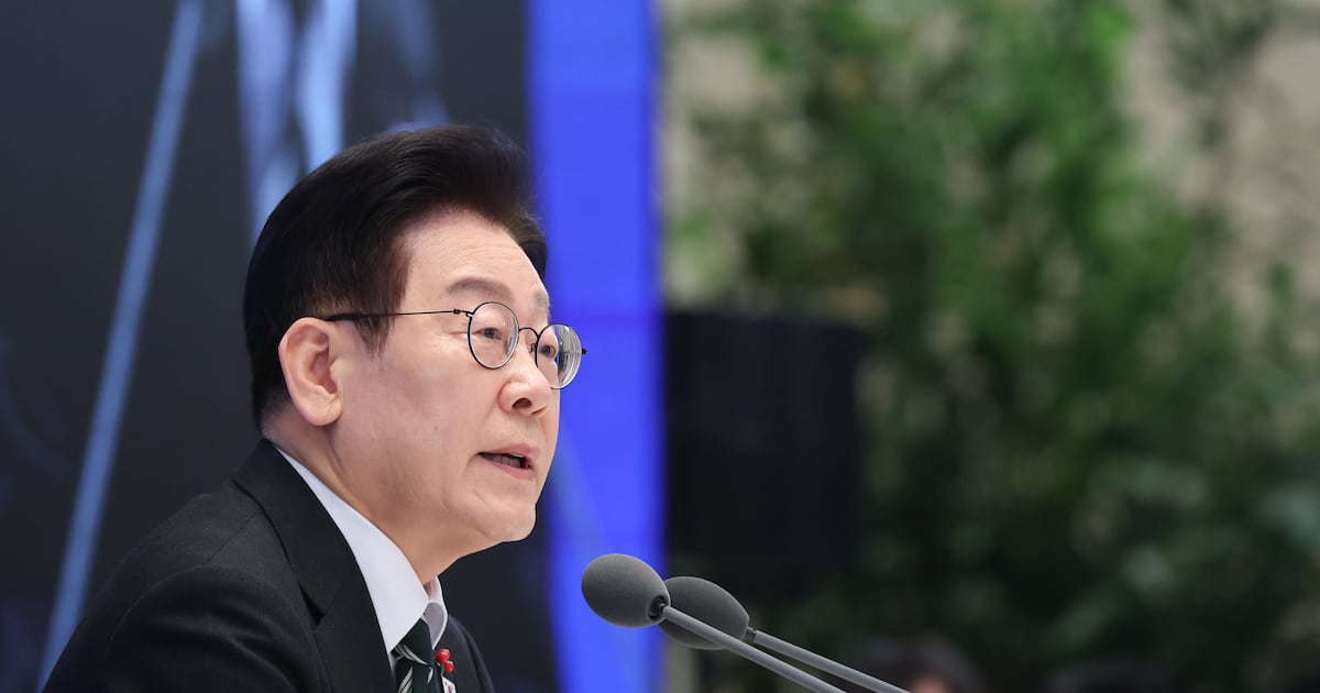 President Lee Jae-myung Undecided on Lee Hye-hoon Nomination