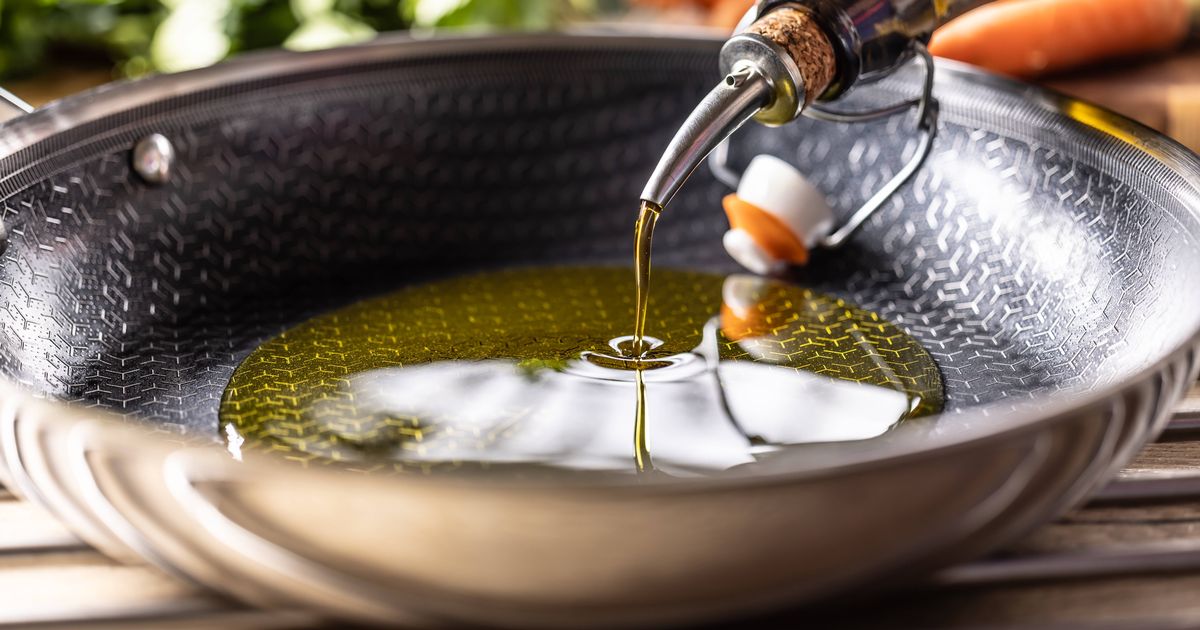 We asked a private chef the best cooking oils to buy -- he named 6 - The Mirror