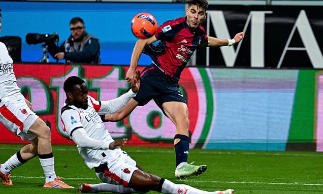 Leão strike takes AC Milan to the top of Serie A