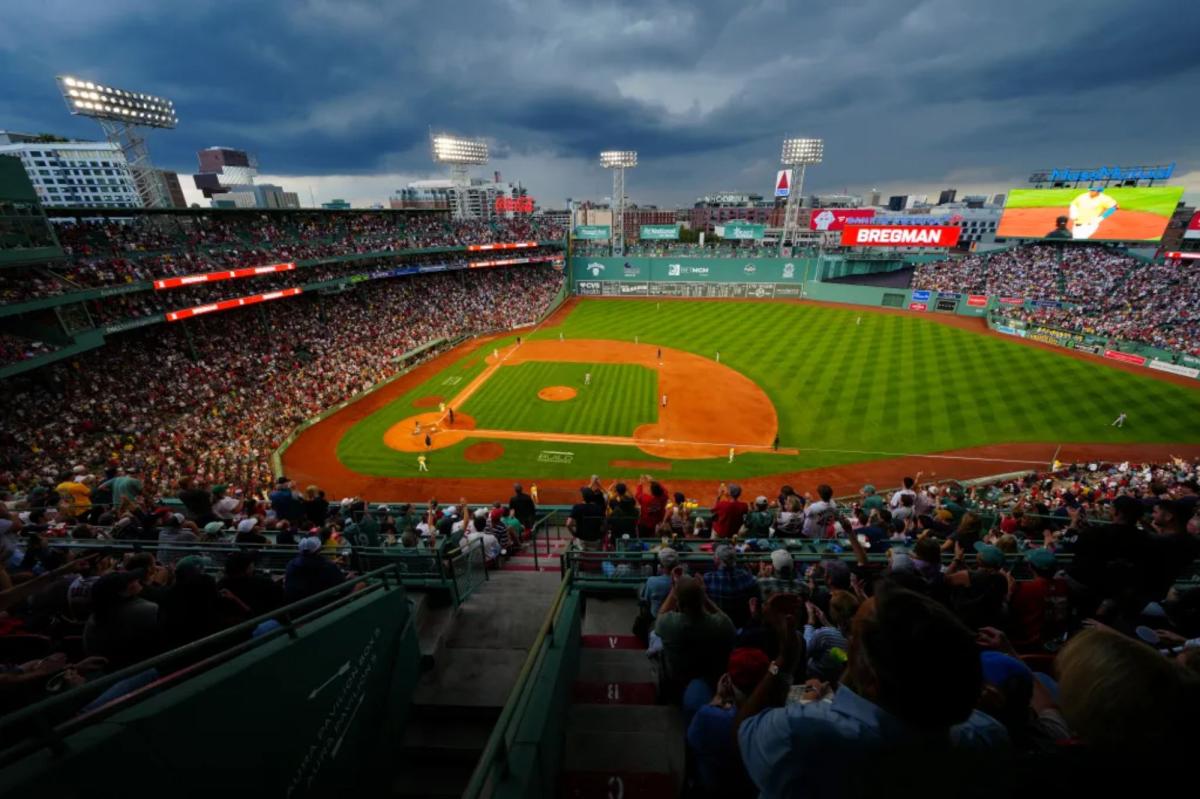 Red Sox sued by own fans over alleged 'bait-and-switch' ticket tactics