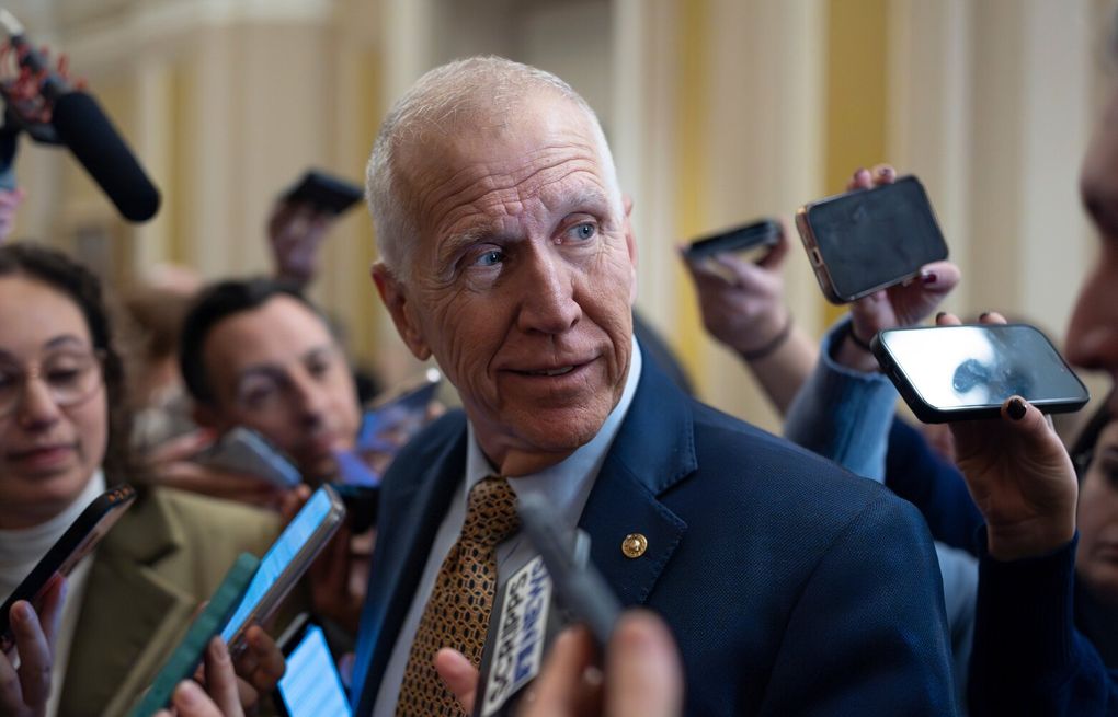 Republicans fear their midterm chances are slipping away over immigration chaos