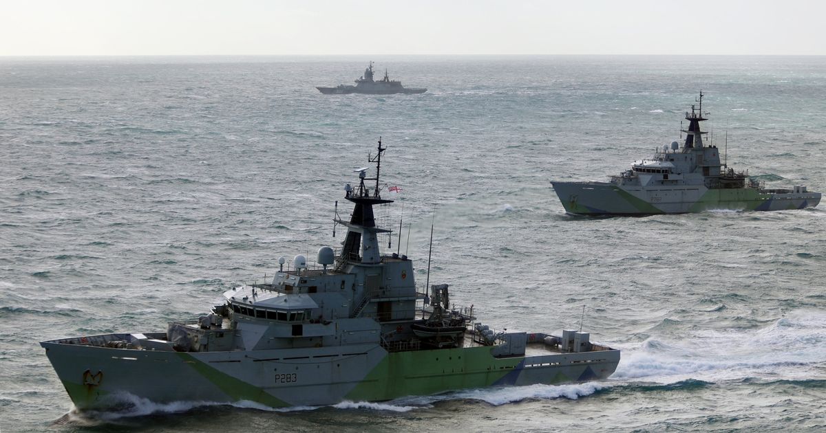 Royal Navy warships activated to intercept Russian vessels in the English Channel - The Mirror