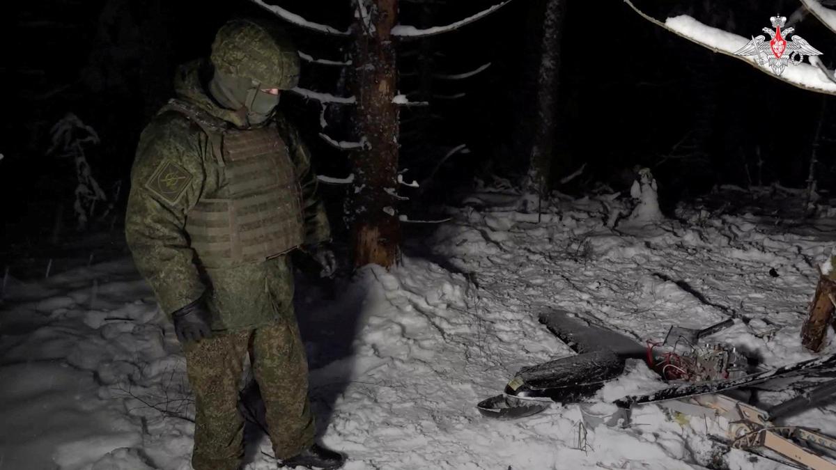 Russia hands to U.S. what it says is proof of attempted Ukrainian strike on Putin residence