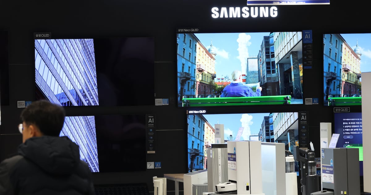 Samsung Maintains Global TV Lead as TCL Accelerates Pursuit