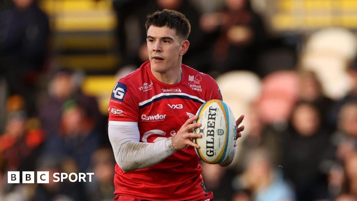Joe Hawkins: Scarlets want Wales international to be a centre after Sam Costelow return