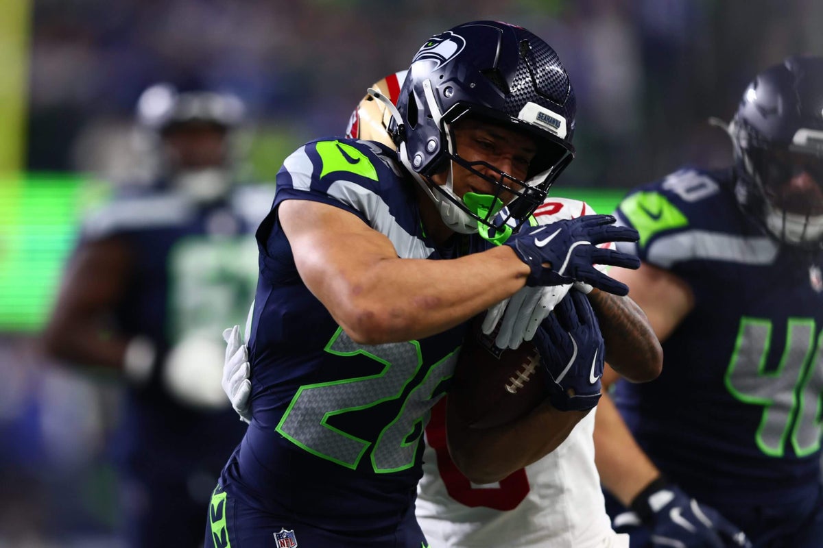 Seahawks RB Zach Charbonnet questionable to return with knee injury