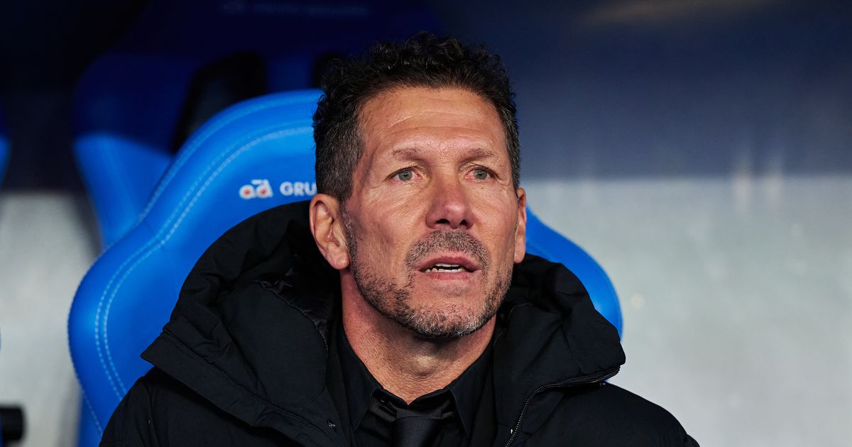 Diego Simeone gives angry response to Julian Alvarez question after Arsenal links - The Mirror