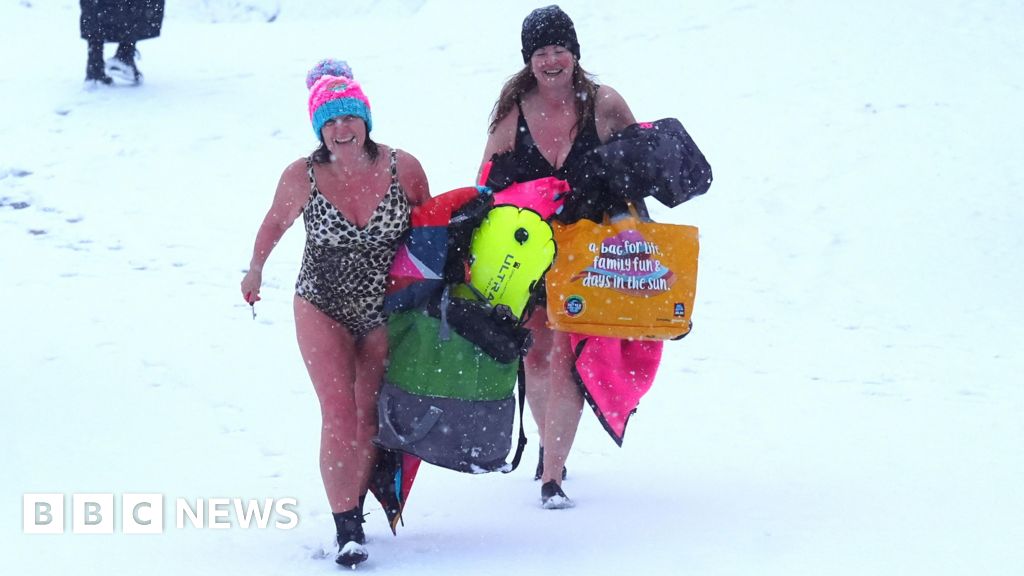 Snow moves into north-east England with a warning of ice