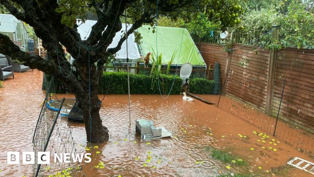 Team gives flood prevention advice to residents in Somerset