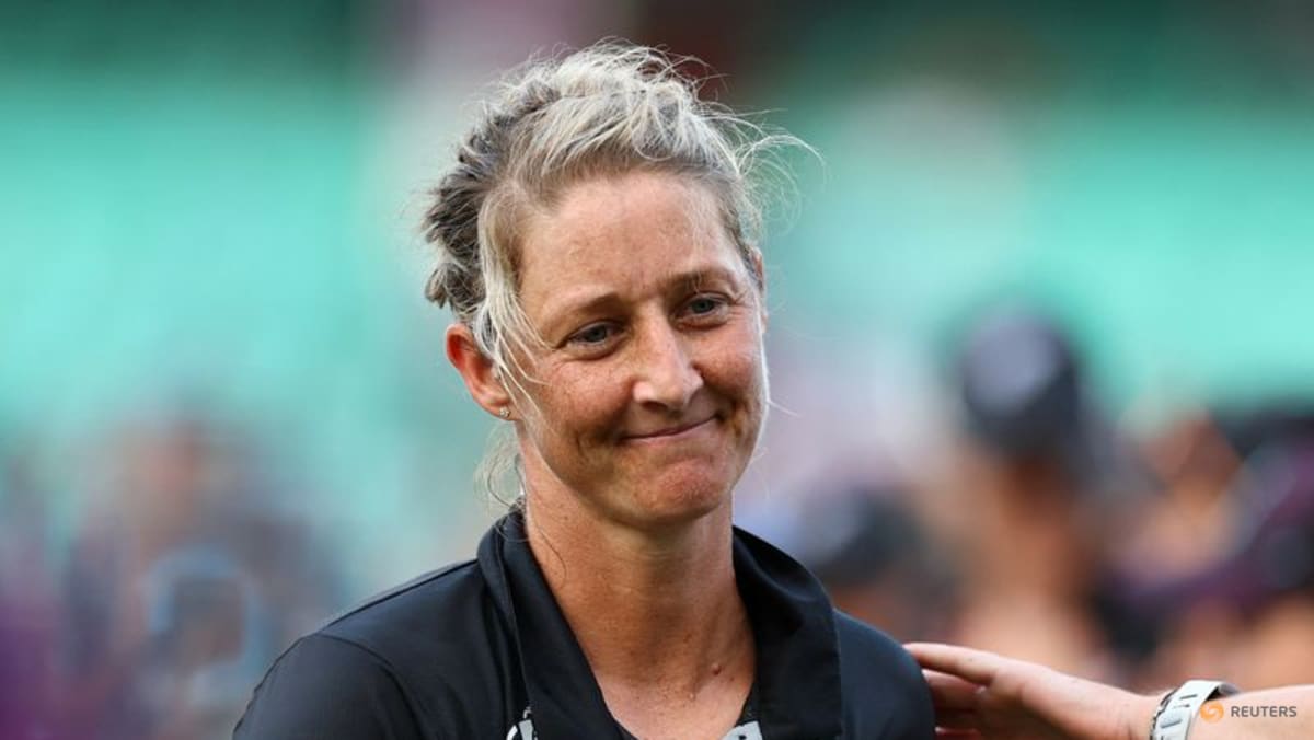 Devine calls for review of fielding rules, boundary lengths in women's game