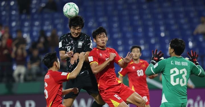 South Korea U-23 Falls to 10-Man Vietnam