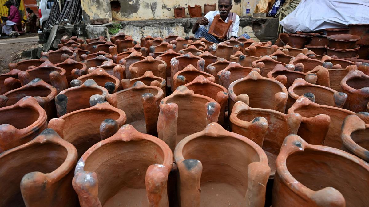 Markets in southern districts buzz ahead of Pongal