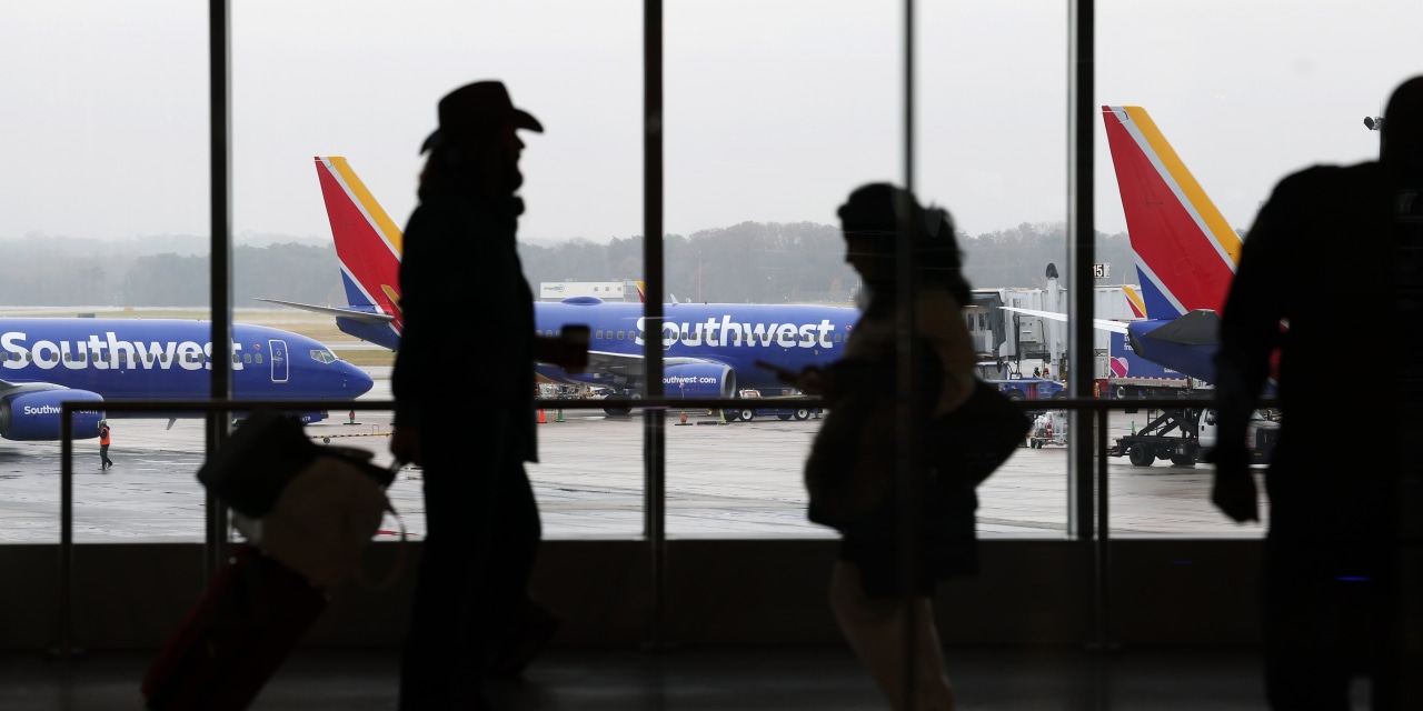 Southwest Forecasts Profit Surge as Assigned-Seating Flights Take Off