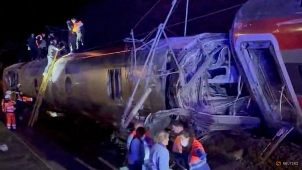 Two high-speed trains derail in Spain, police sources say 21 people killed