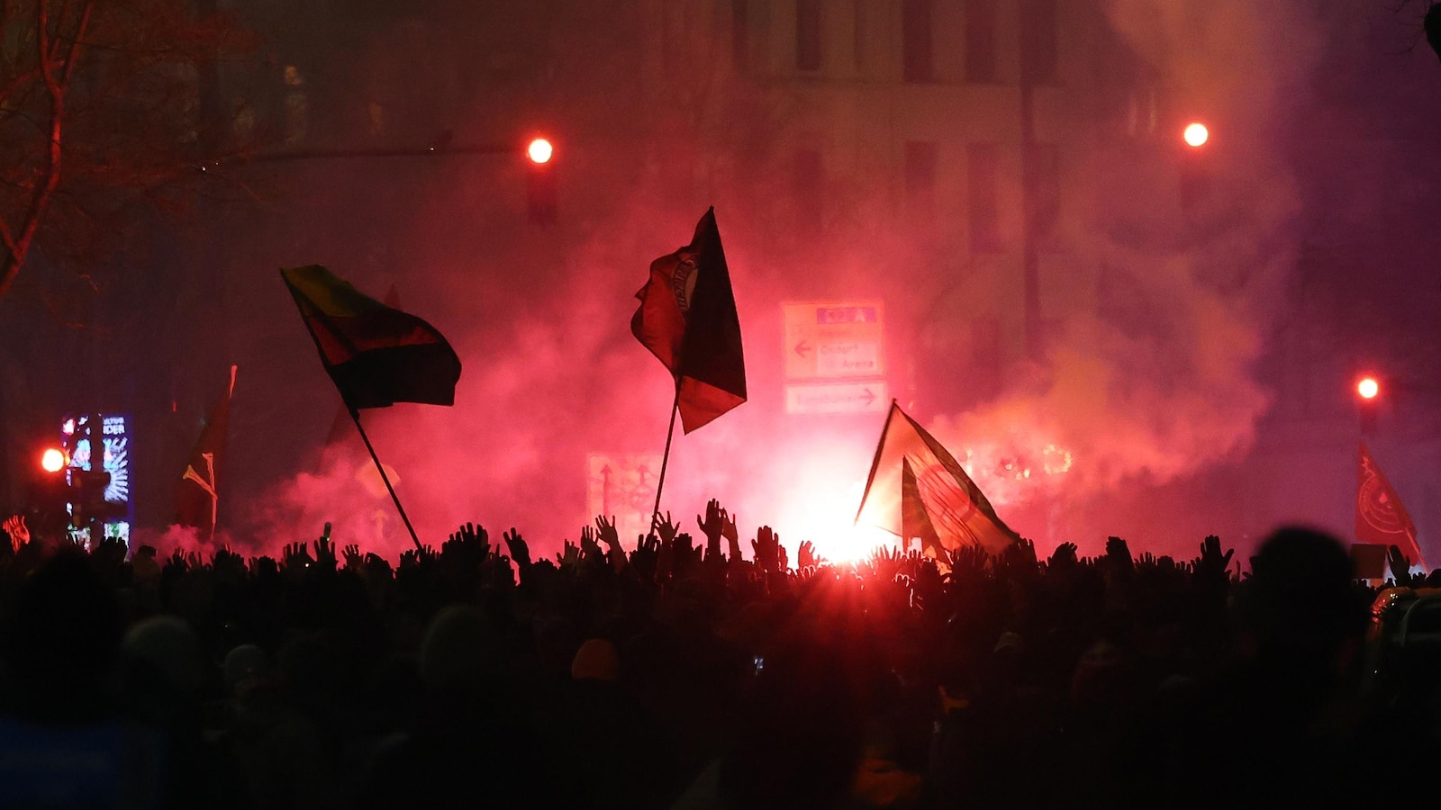 Second city derby proves second rate as St Pauli and Hamburg toil over goal-less draw