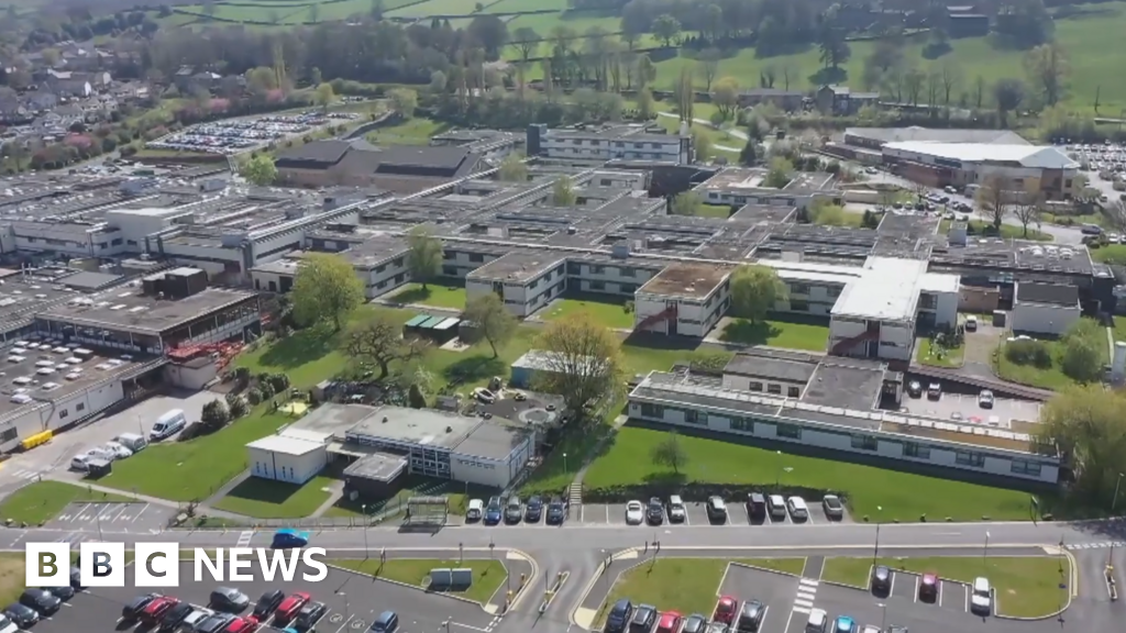Week-long strike over pensions begins at Keighley hospital