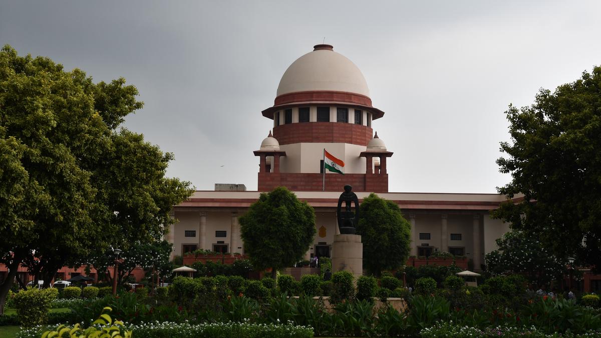 Supreme Court issues notice to Delhi government on plea of LeT terrorist against death penalty in 2000 Red Fort case