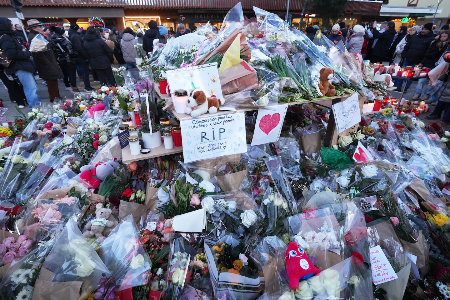 Swiss bar where fatal New Year's fire broke out had last safety inspection in 2019 - The Boston Globe