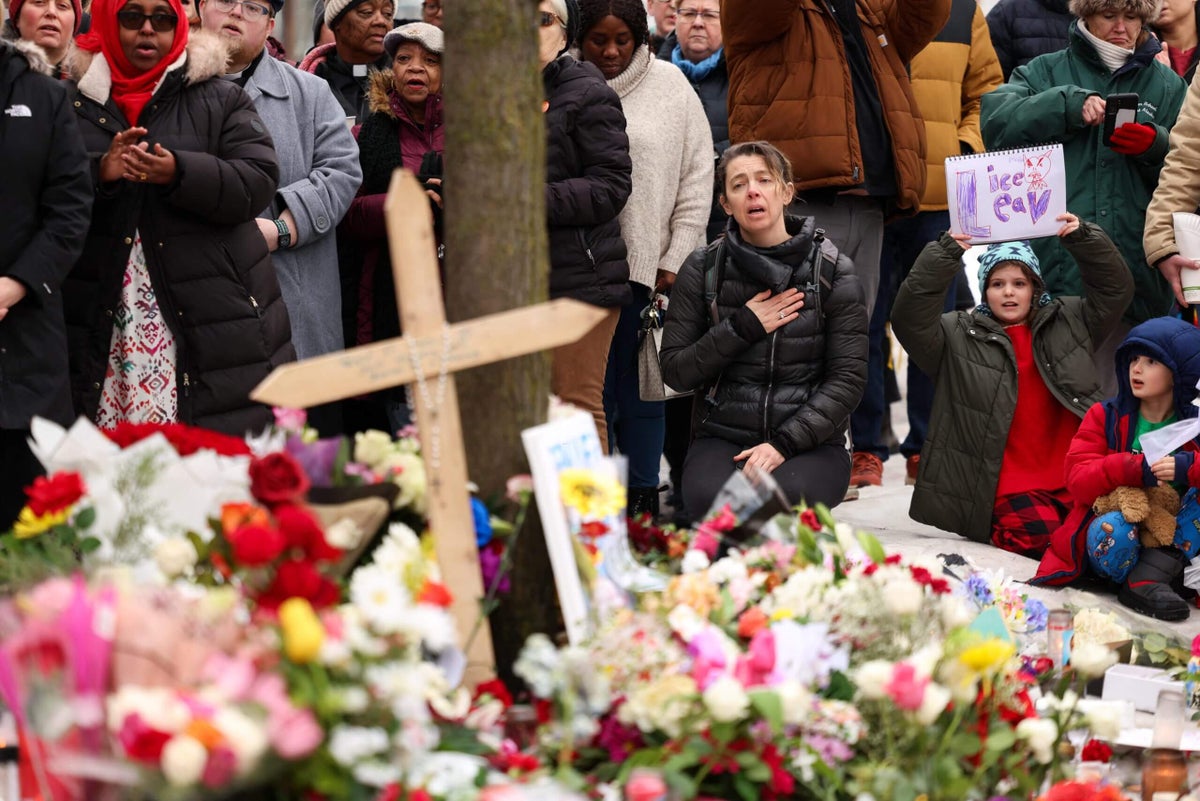 Timberwolves hold moment of silence for Minneapolis woman killed by ICE agent