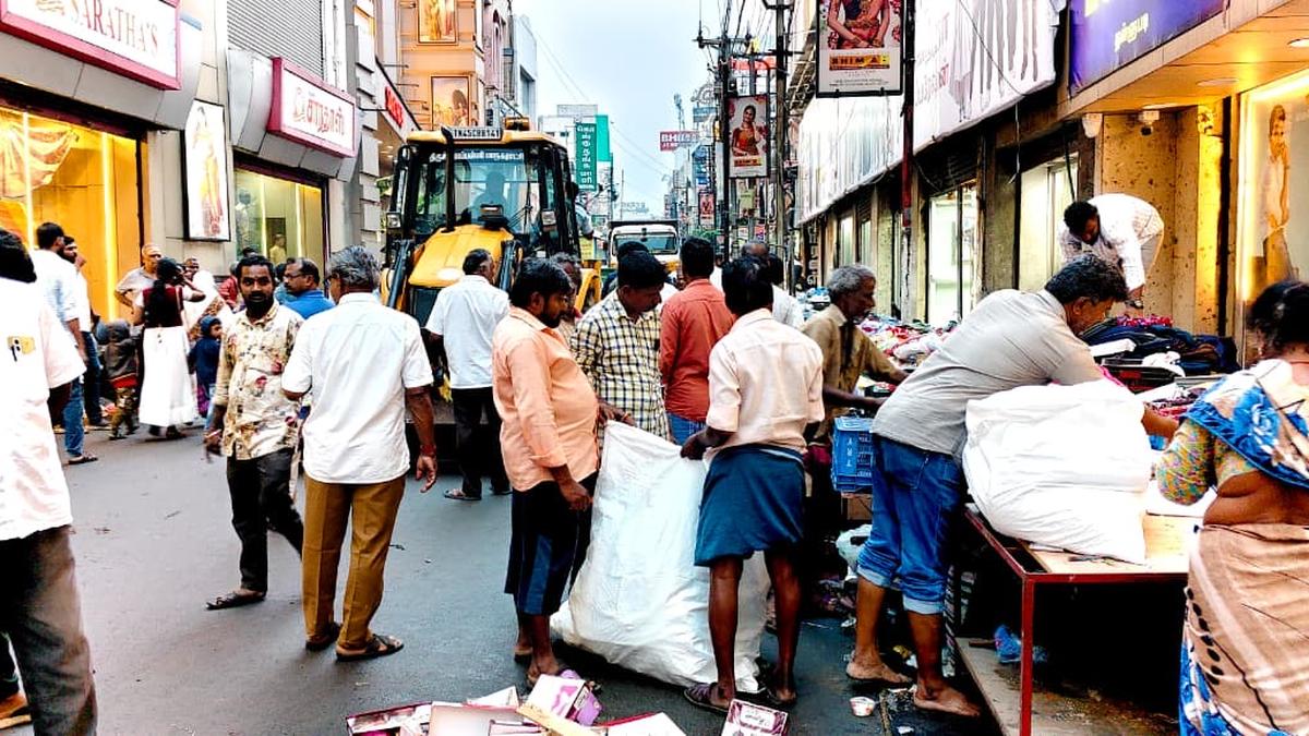 Tiruchi Corporation relocates roadside shops on NSB Road
