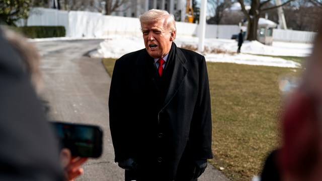 Trump approval among independent voters hits new low: Poll
