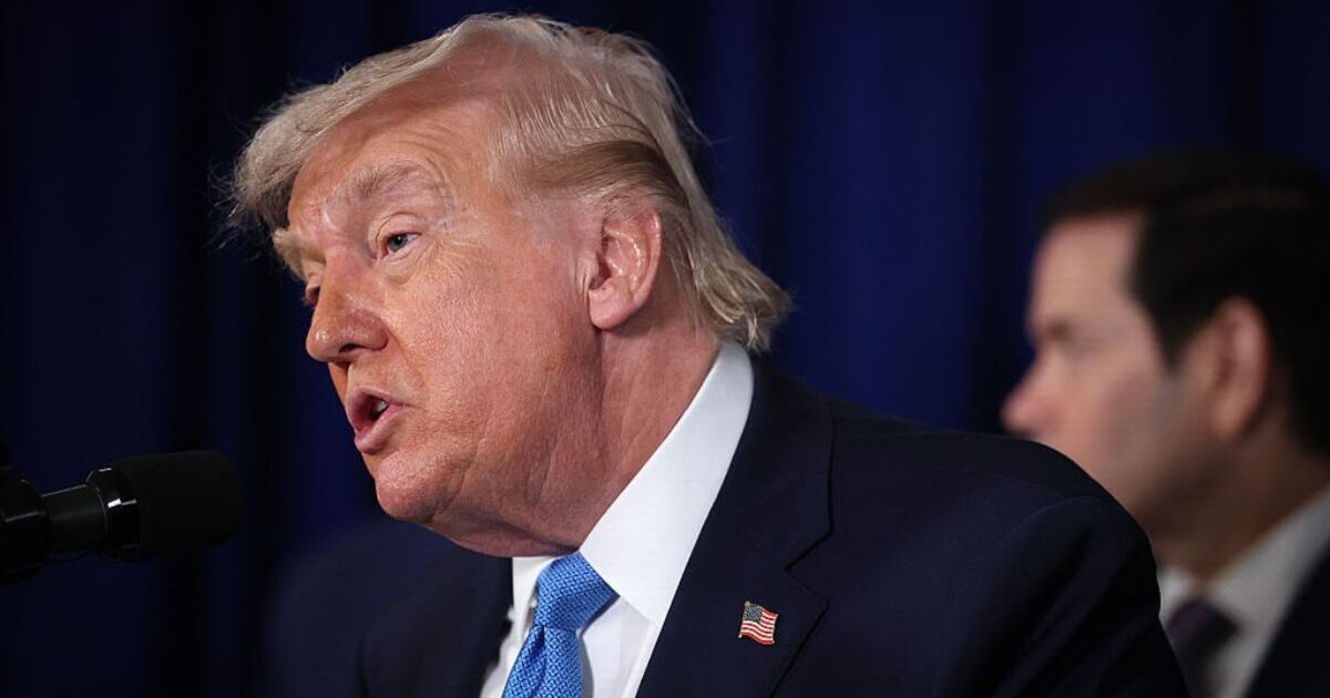 Doctor sounds alarm over Trump's health as 2 things show 'he's deteriorating'